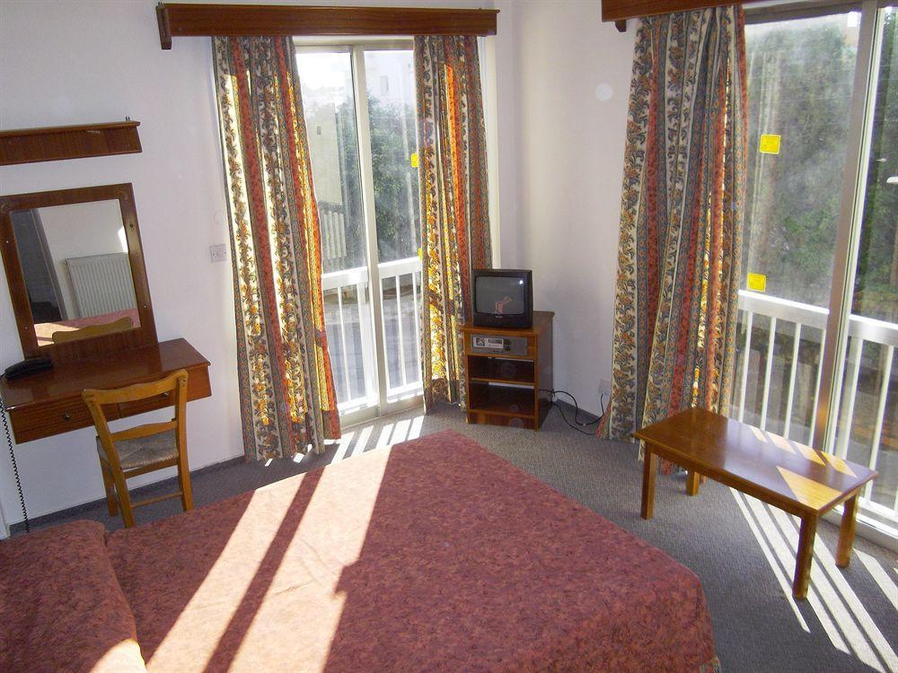 Onisillos Hotel Larnaca Dış mekan fotoğraf